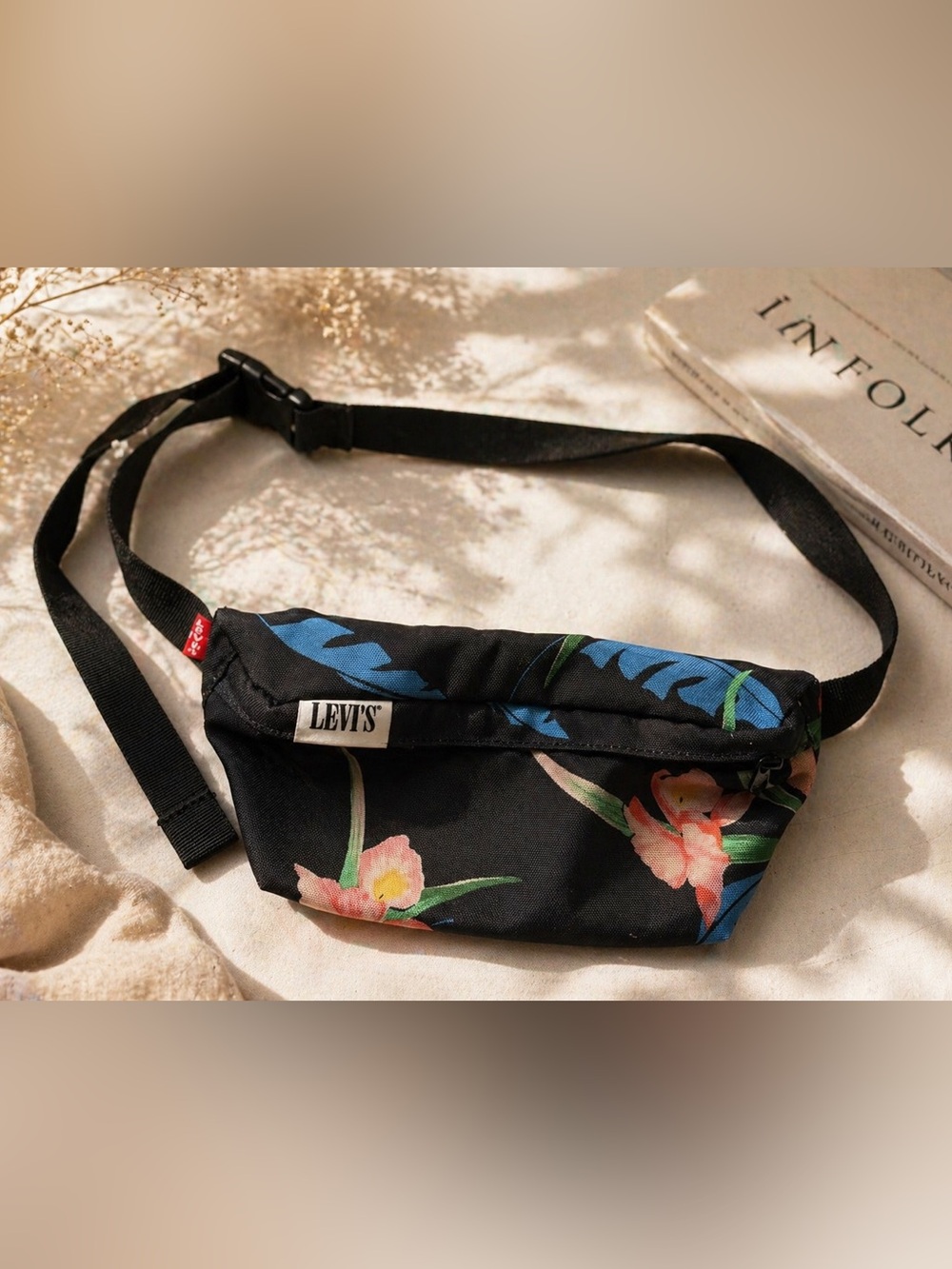“Levi’s Floral Belt Bag Waist Bag Crossbody Streetwear”